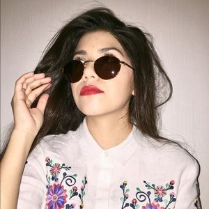 Meet your Posher, Ariana